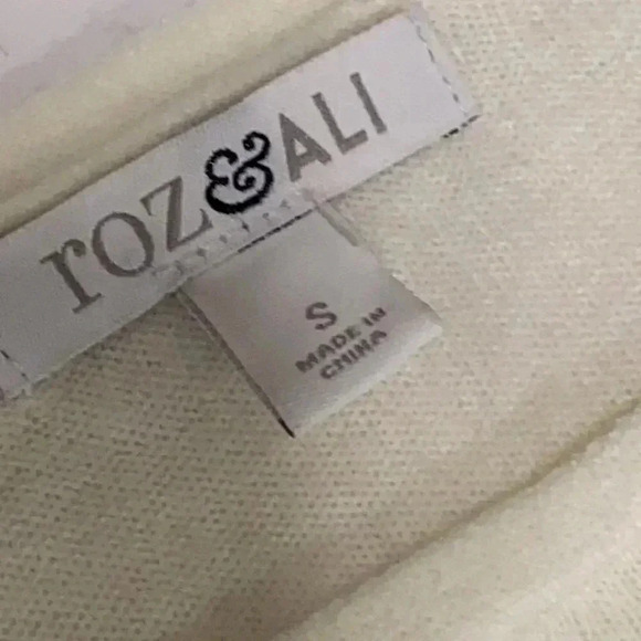 Roz &Ali sweater - Picture 5 of 8